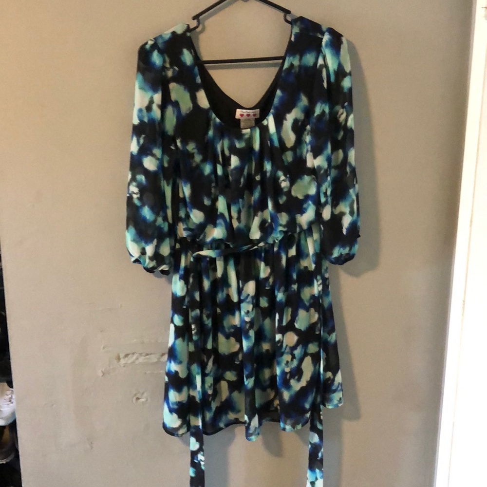 Short dress mid length sleeves